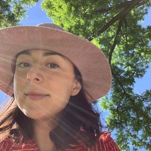 Meet your Posher, Isadora